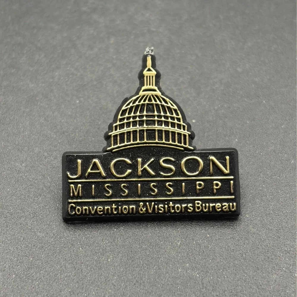Jackson Mississippi‎ Convention & Visitors Bureau Plastic Lapel Hat Pin